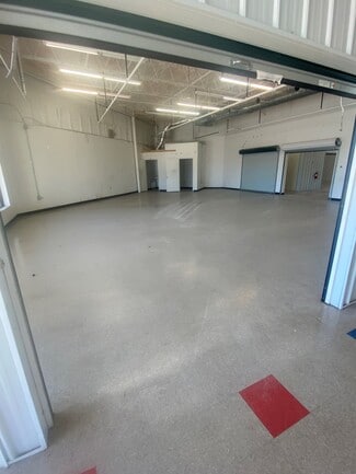 Plus de détails pour 5701 Yadkin Rd, Fayetteville, NC - Local commercial à louer