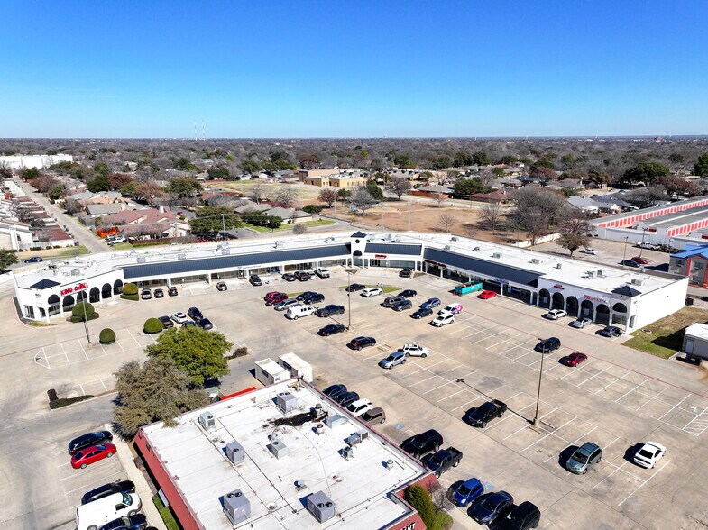 1901 W Northwest Hwy, Garland, TX à louer - Photo principale – Image 1 sur 10