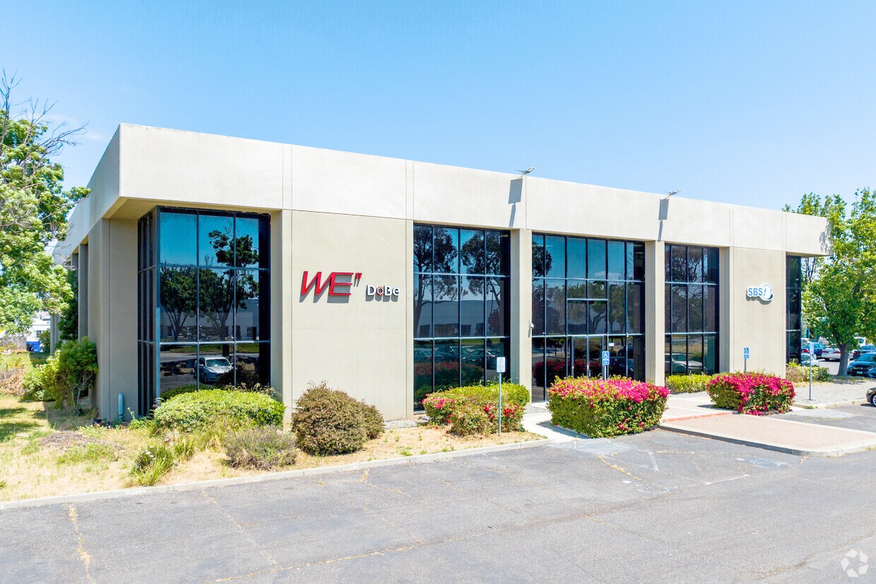 8407 Central Ave, Newark, CA à louer Photo principale– Image 1 sur 15