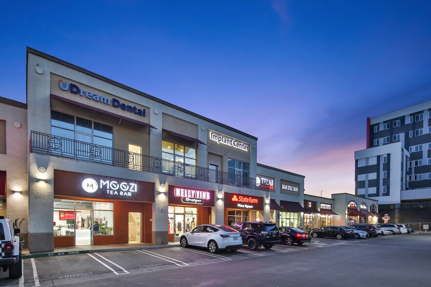 10130 Garden Grove Blvd, Garden Grove, CA à louer - Photo de l’immeuble – Image 3 sur 15