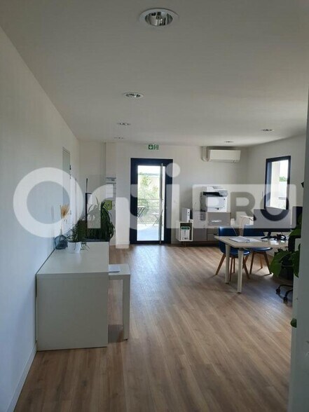 Bureau dans Calvisson à vendre - Photo intérieure – Image 3 sur 7