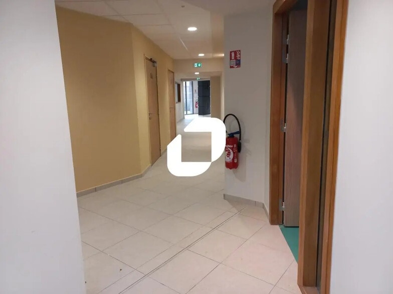 Bureau dans Roubaix à louer - Photo de l’immeuble – Image 3 sur 13