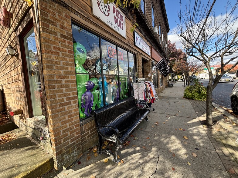 65 Main St, Pine Bush, NY à louer - Photo de l’immeuble – Image 2 sur 11