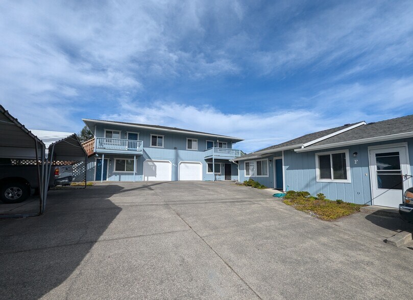 602 Easy St, Brookings, OR à vendre - Photo principale – Image 1 sur 20