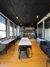 1714 N Damen Ave, Chicago, IL à louer Photo intérieure– Image 2 sur 3