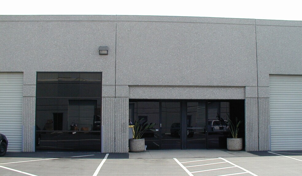 2401 W 208th St, Torrance, CA à louer - Photo de l’immeuble – Image 1 sur 3