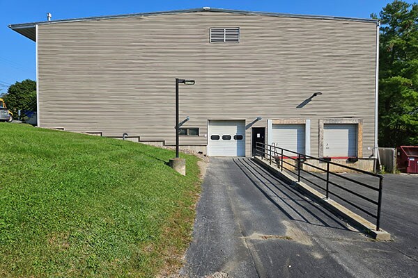 2 Gregory Dr, South Burlington, VT à vendre - Photo de l’immeuble – Image 2 sur 10