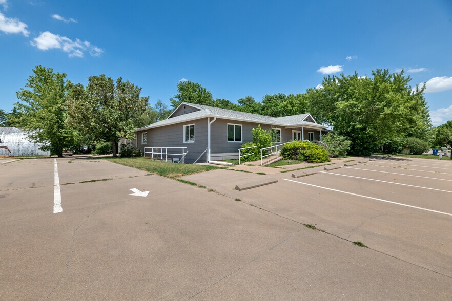 106 Shadybrook Dr, Cheney, KS à vendre - Photo de l’immeuble – Image 2 sur 63
