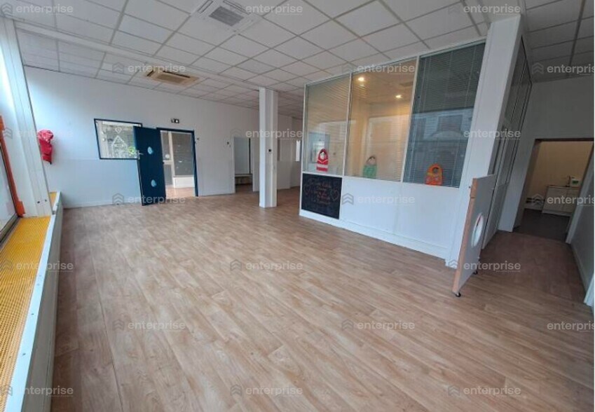 Local commercial dans Lille à louer - Photo intérieure – Image 2 sur 3