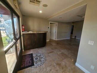 Plus de détails pour 571 W La Habra Blvd, La Habra, CA - Bureau à louer
