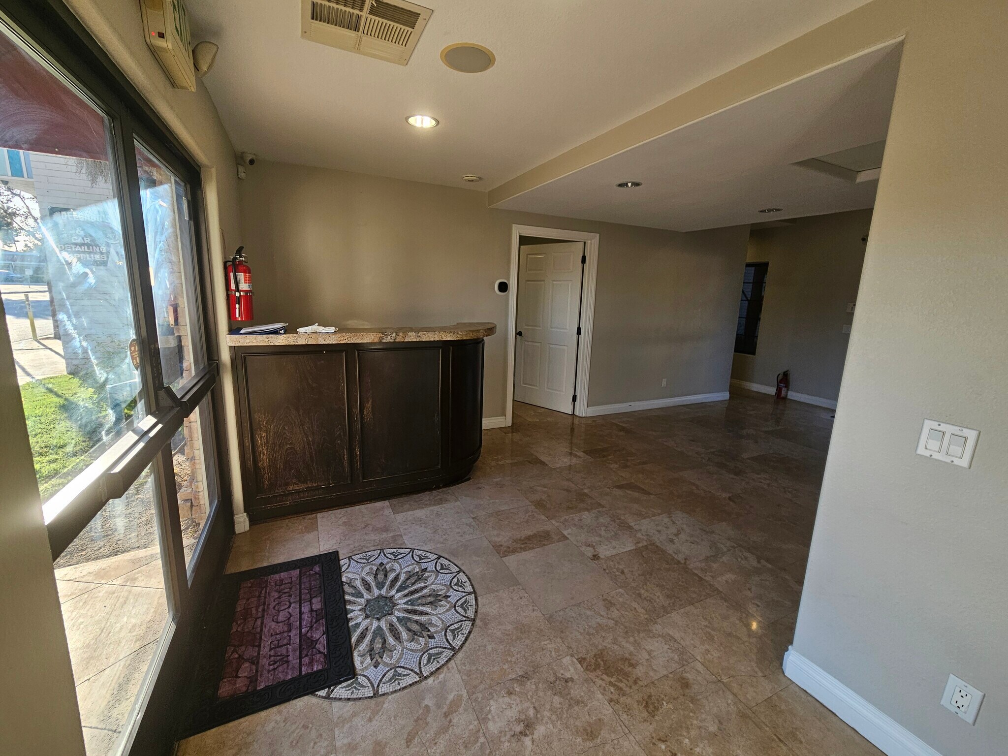 571 W La Habra Blvd, La Habra, CA à louer Photo de l’immeuble– Image 1 sur 11