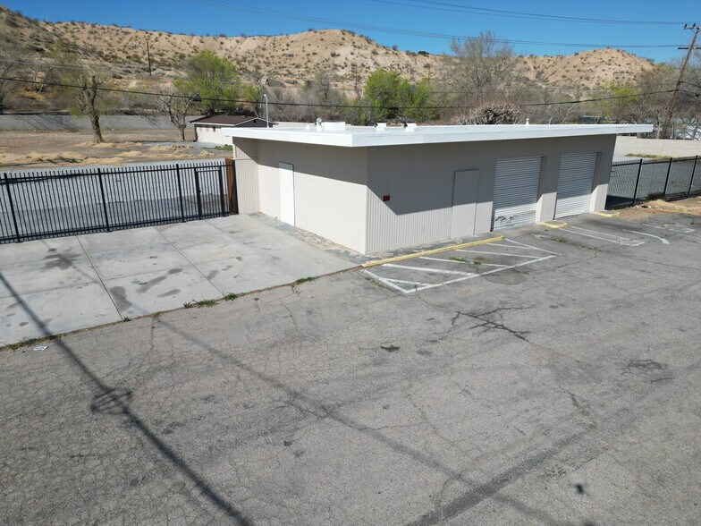 16593 S D St, Victorville, CA à louer - Photo de l’immeuble – Image 3 sur 4