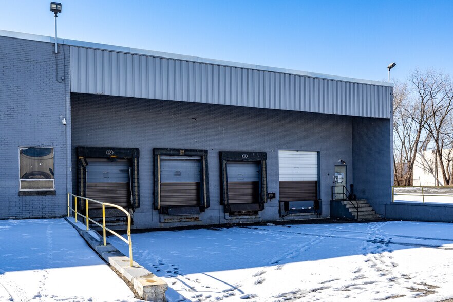 343 Murray Hill Pky, East Rutherford, NJ à louer - Photo de l’immeuble – Image 2 sur 4