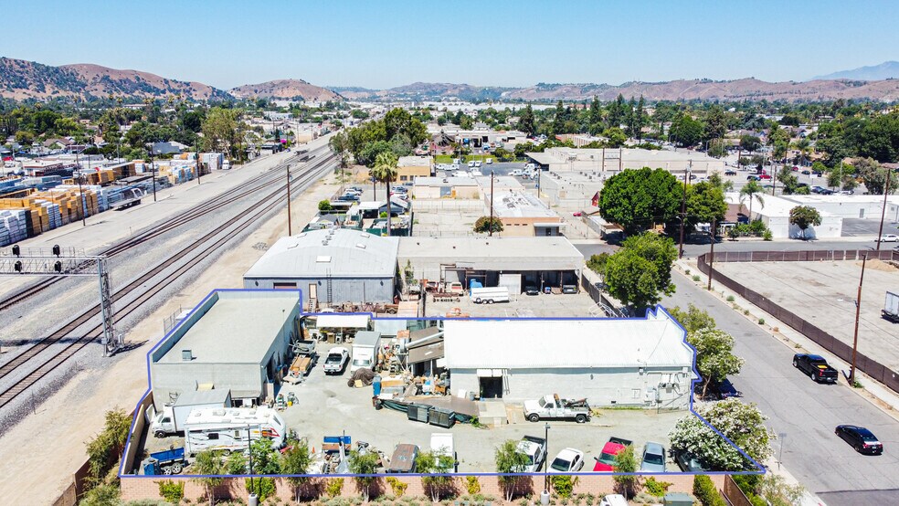 450 W Commercial St, Pomona, CA à vendre - Photo de l’immeuble – Image 2 sur 5