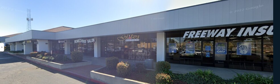 4823 Stockdale Hwy, Bakersfield, CA à louer - Photo de l’immeuble – Image 2 sur 11