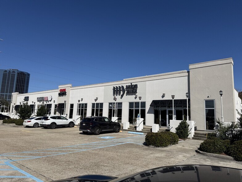 3348 W Esplanade Ave, Metairie, LA à louer - Photo de l’immeuble – Image 2 sur 7