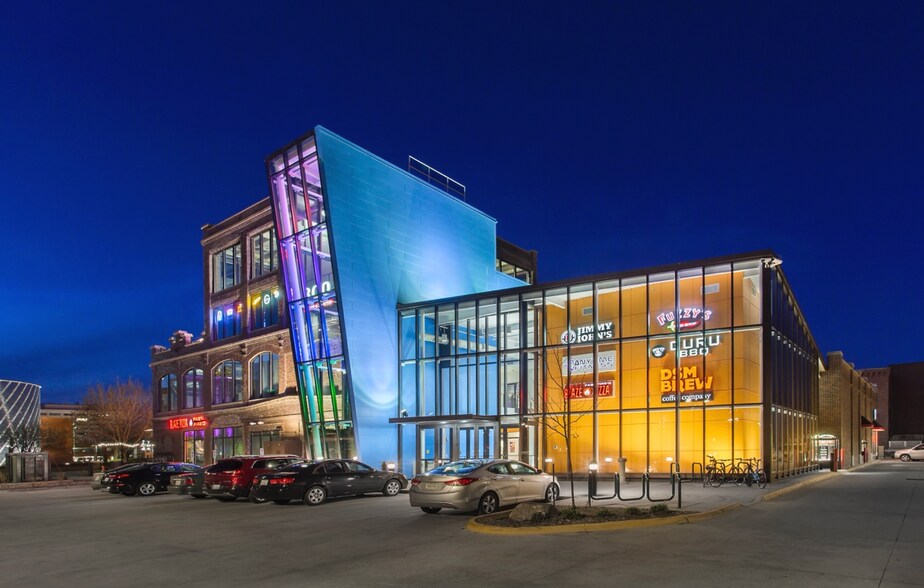 300 W Martin Luther King Jr Pkwy, Des Moines, IA à louer - Photo de l’immeuble – Image 2 sur 10