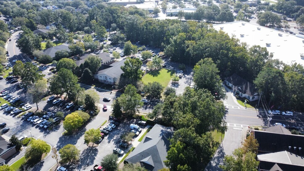 2077 Charlie Hall Blvd, Charleston, SC à vendre - Photo de l’immeuble – Image 3 sur 6
