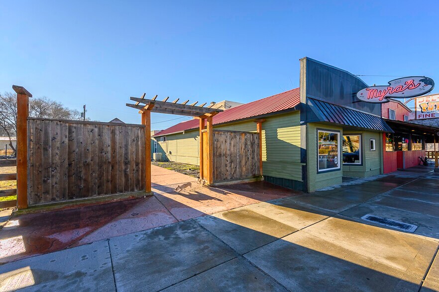 315 Main Ave E, Soap Lake, WA à vendre - Photo de l’immeuble – Image 3 sur 51