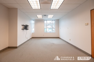 6880 W Snowville Rd, Brecksville, OH à louer Photo intérieure– Image 2 sur 6