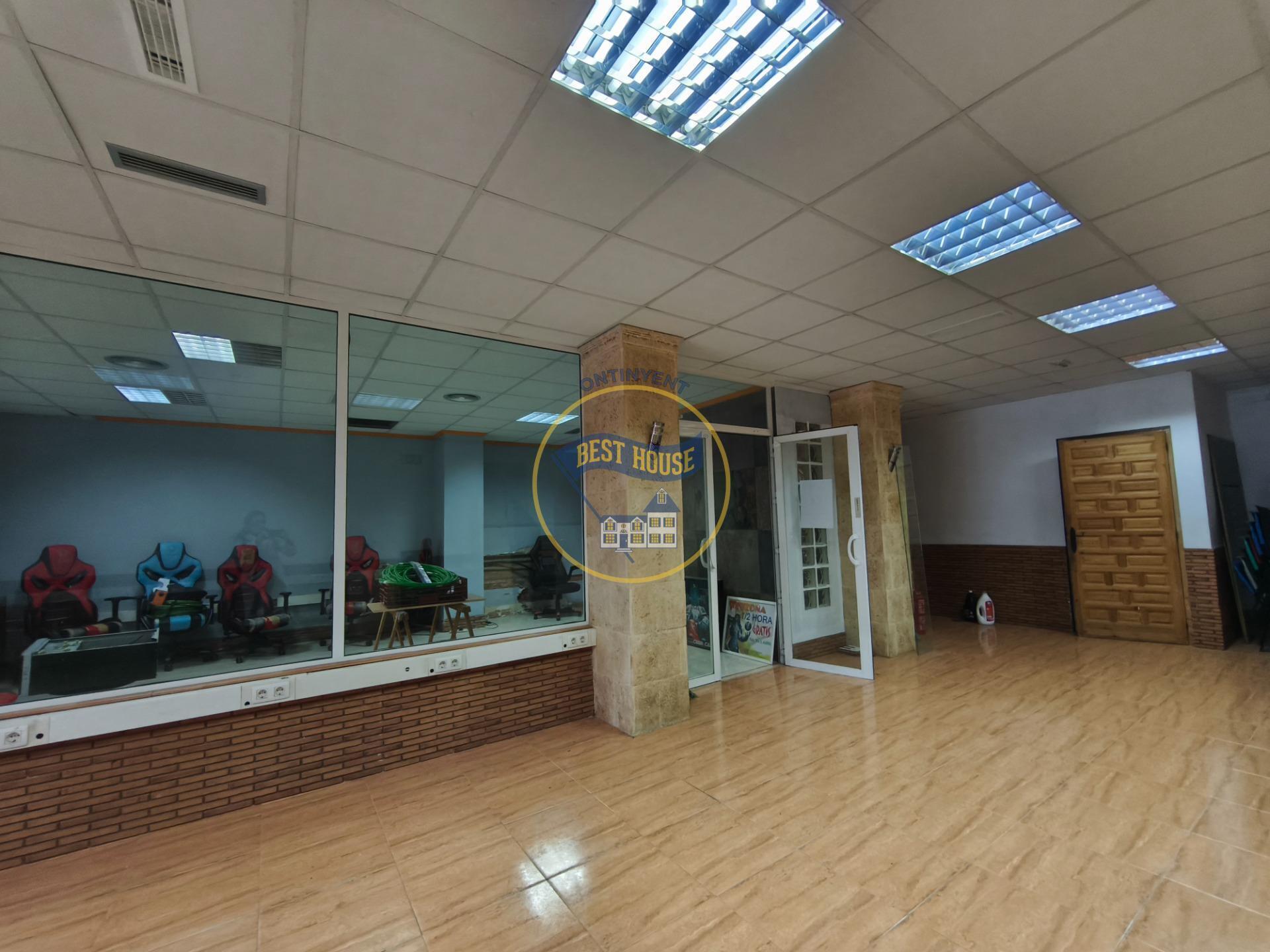 Local commercial dans Ontinyent, Valencia à louer Photo intérieure– Image 1 sur 12