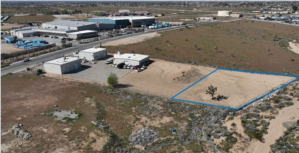 17130 Mesa St, Hesperia, CA à louer - Photo principale – Image 1 sur 3