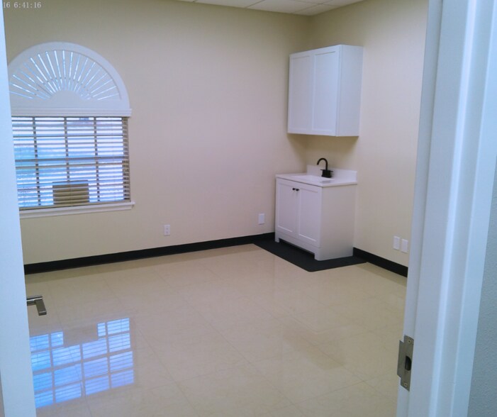 109 Silver Palm Ave, Melbourne, FL à louer - Photo de l’immeuble – Image 2 sur 7