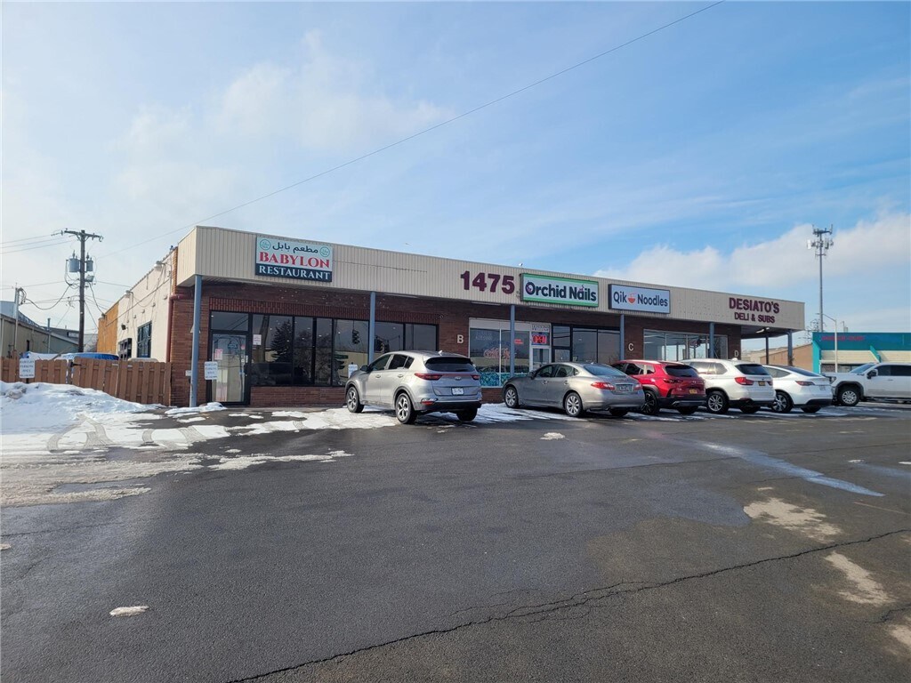1475 E Henrietta Rd, Rochester, NY à louer Photo de l’immeuble– Image 1 sur 4