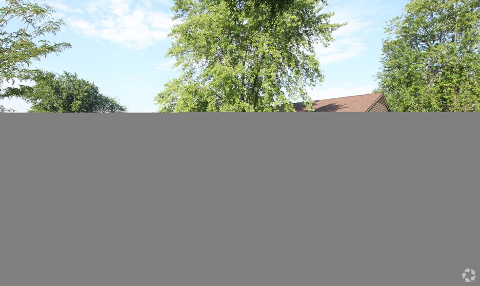 623 Park Meadow Rd, Westerville, OH à louer - Photo de l’immeuble – Image 3 sur 25
