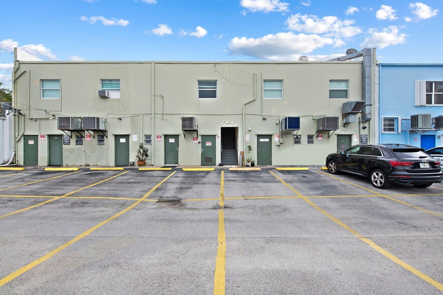 253-257 Commercial Blvd, Fort Lauderdale, FL à louer - Photo de l’immeuble – Image 3 sur 16