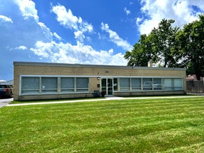 1935 Stanley St, Northbrook, IL à louer Photo de l’immeuble– Image 1 sur 5