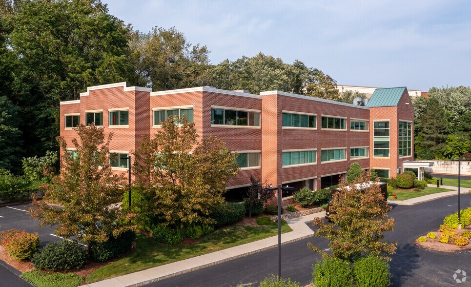 134 Rumford Ave, Newton, MA à louer - Photo de l’immeuble – Image 2 sur 8