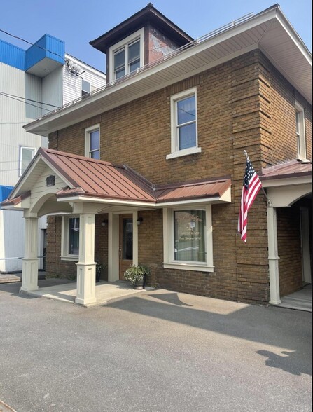 324 Main St, Madawaska, ME à vendre - Photo principale – Image 1 sur 1
