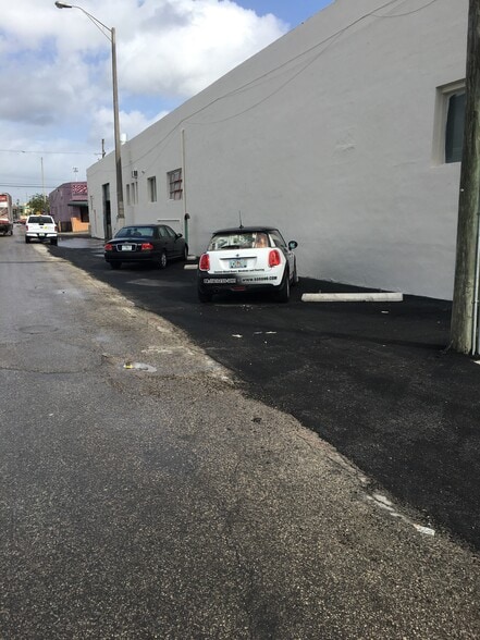 5201 NW 37th Ave, Miami, FL à louer - Photo de l’immeuble – Image 2 sur 2