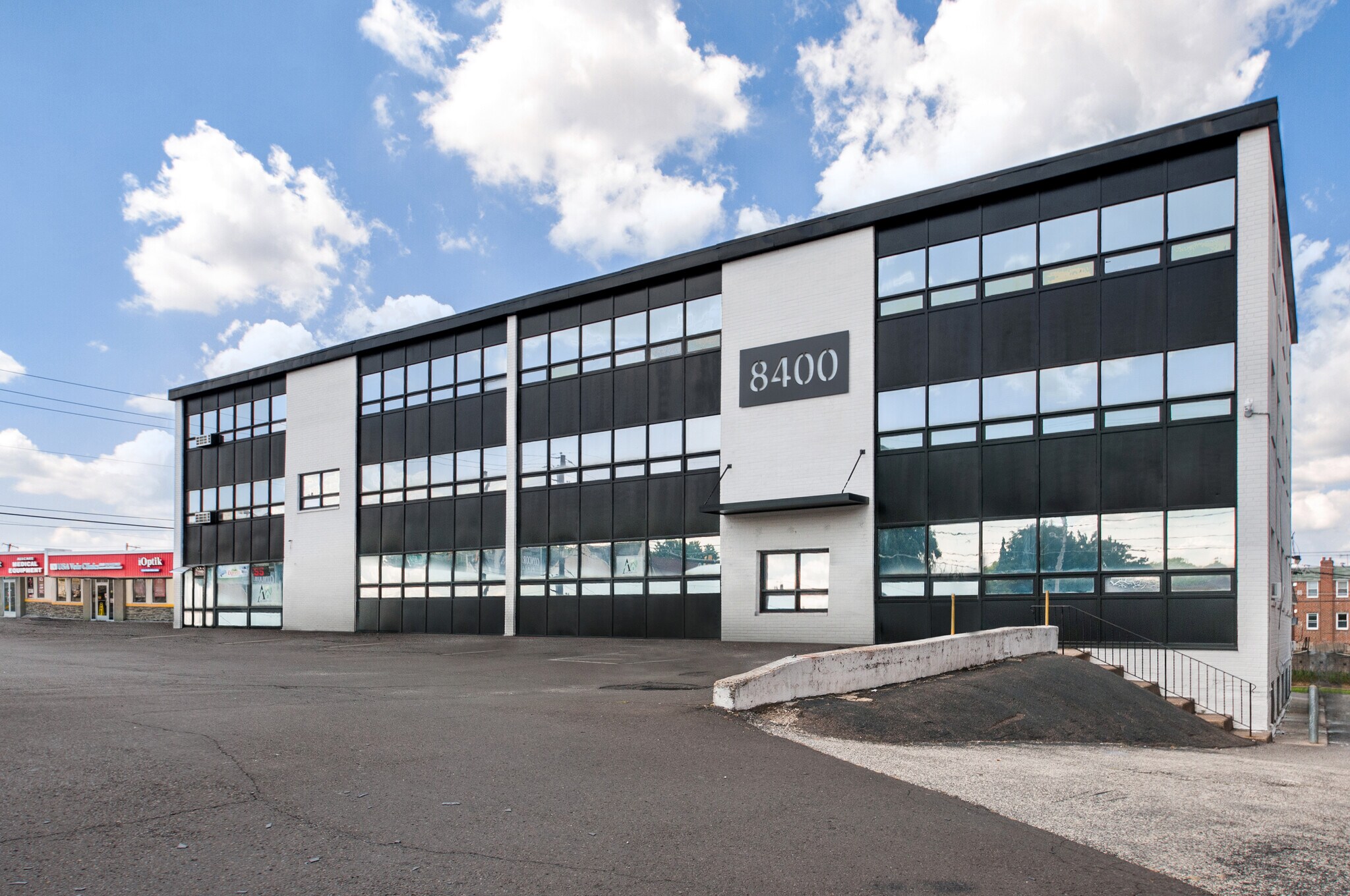 8400 Bustleton Ave, Philadelphia, PA à louer Photo principale– Image 1 sur 13