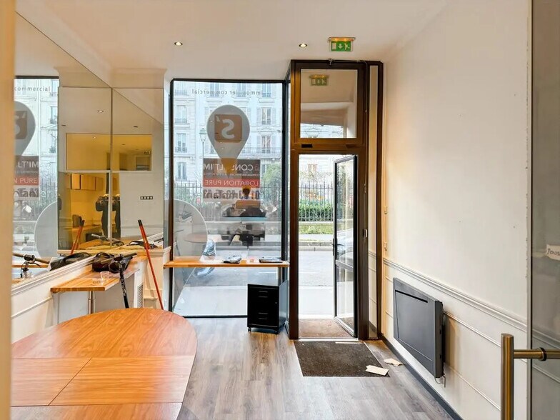 Local commercial dans Paris à louer - Photo de l’immeuble – Image 1 sur 4