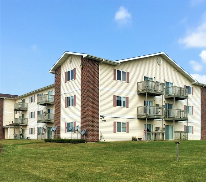 400 13th Ave NW, Oelwein, IA à vendre - Photo principale – Image 1 sur 4