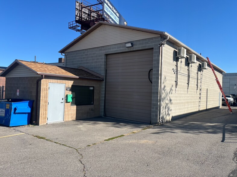 3840 W 5400 S, Taylorsville, UT à louer - Photo de l’immeuble – Image 2 sur 22