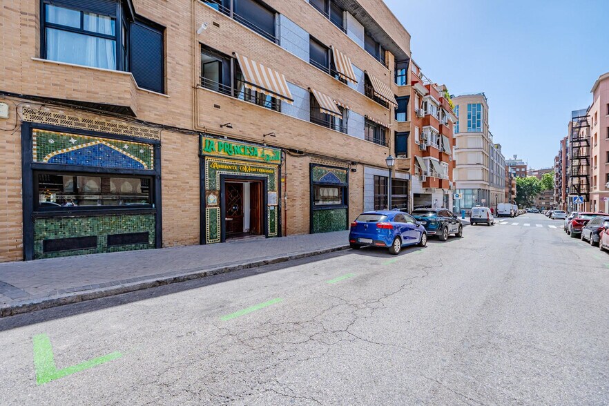 Local commercial dans Madrid, Madrid à louer - Photo de l’immeuble – Image 1 sur 6
