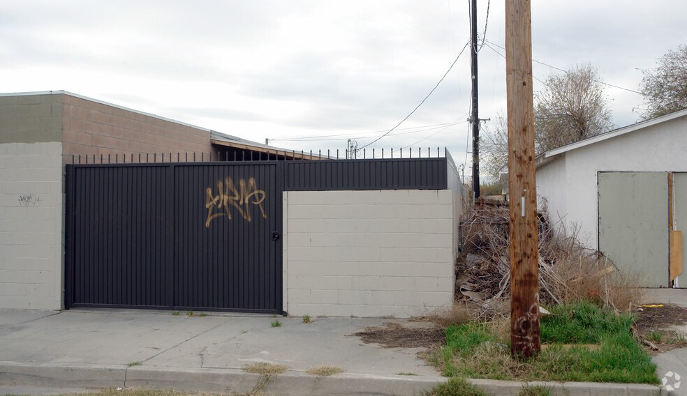 2338-2360 Cabrera Ave, San Bernardino, CA à louer - Photo de l’immeuble – Image 2 sur 15