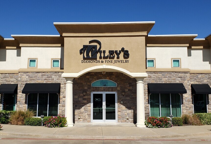 2251 Brown St, Waxahachie, TX à vendre - Photo de l’immeuble – Image 3 sur 10