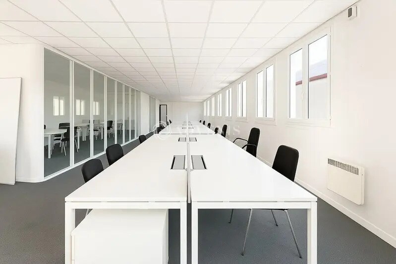 Bureau dans Montrouge à louer - Photo de l’immeuble – Image 1 sur 6