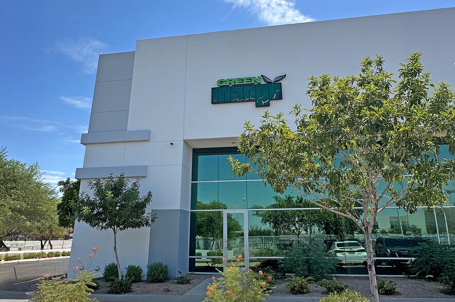 2440 E Germann Rd, Chandler, AZ à louer - Photo de l’immeuble – Image 2 sur 9