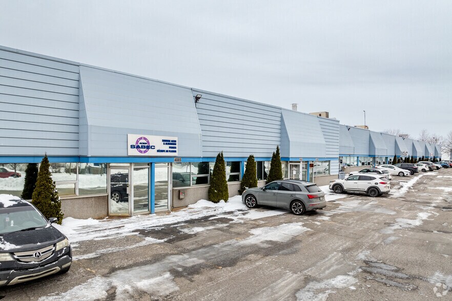 4001-4099 Boul Saint-Jean-Baptiste, Montréal, QC à vendre - Photo de l’immeuble – Image 3 sur 4