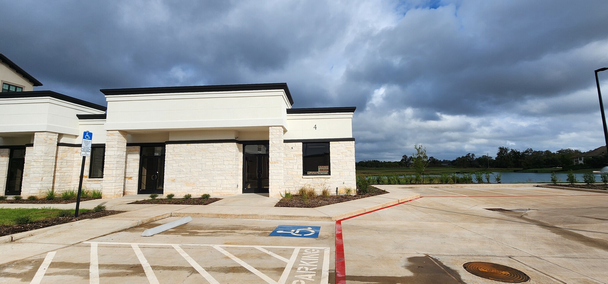 5501 Cabrera Dr, Sugar Land, TX à louer Photo de l’immeuble– Image 1 sur 10