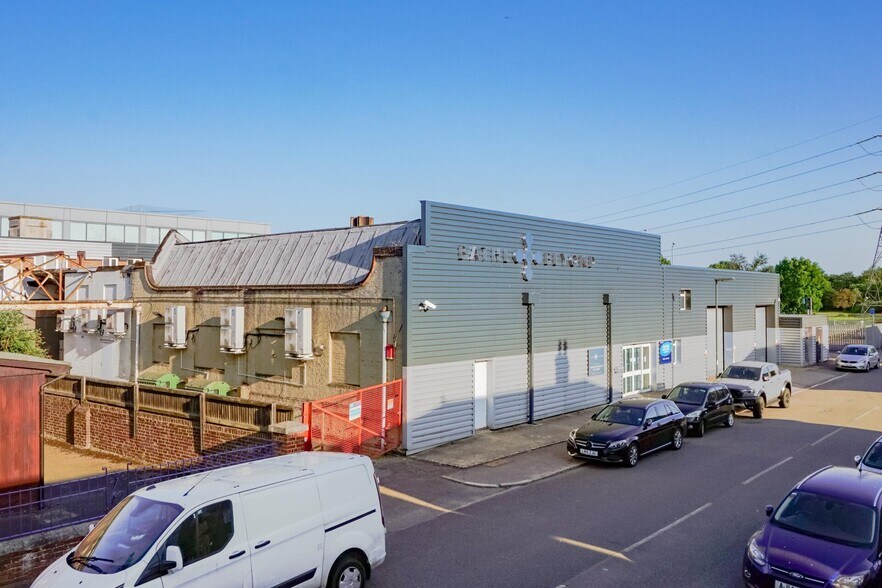 193 London Rd, Staines à vendre - Photo de l’immeuble – Image 2 sur 3