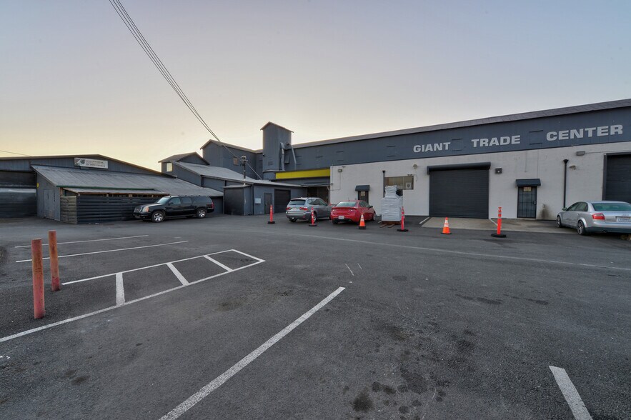 3000-3080 Giant Rd, San Pablo, CA à louer - Photo de l’immeuble – Image 1 sur 10