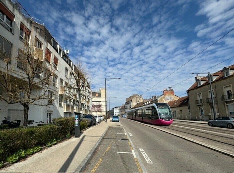 À 15 Rue De L'Arquebuse, Dijon à louer - Photo de l’immeuble – Image 1 sur 5