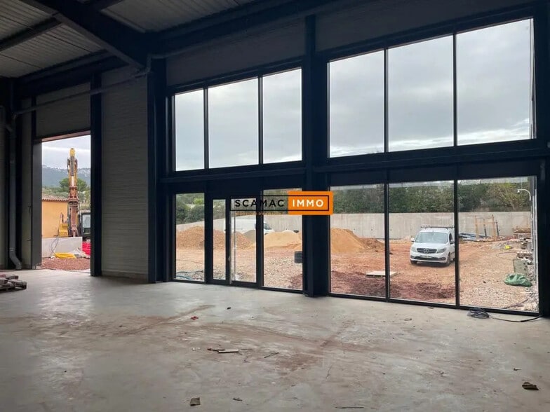 Industriel/Logistique dans Ollioules à louer - Photo intérieure – Image 2 sur 8