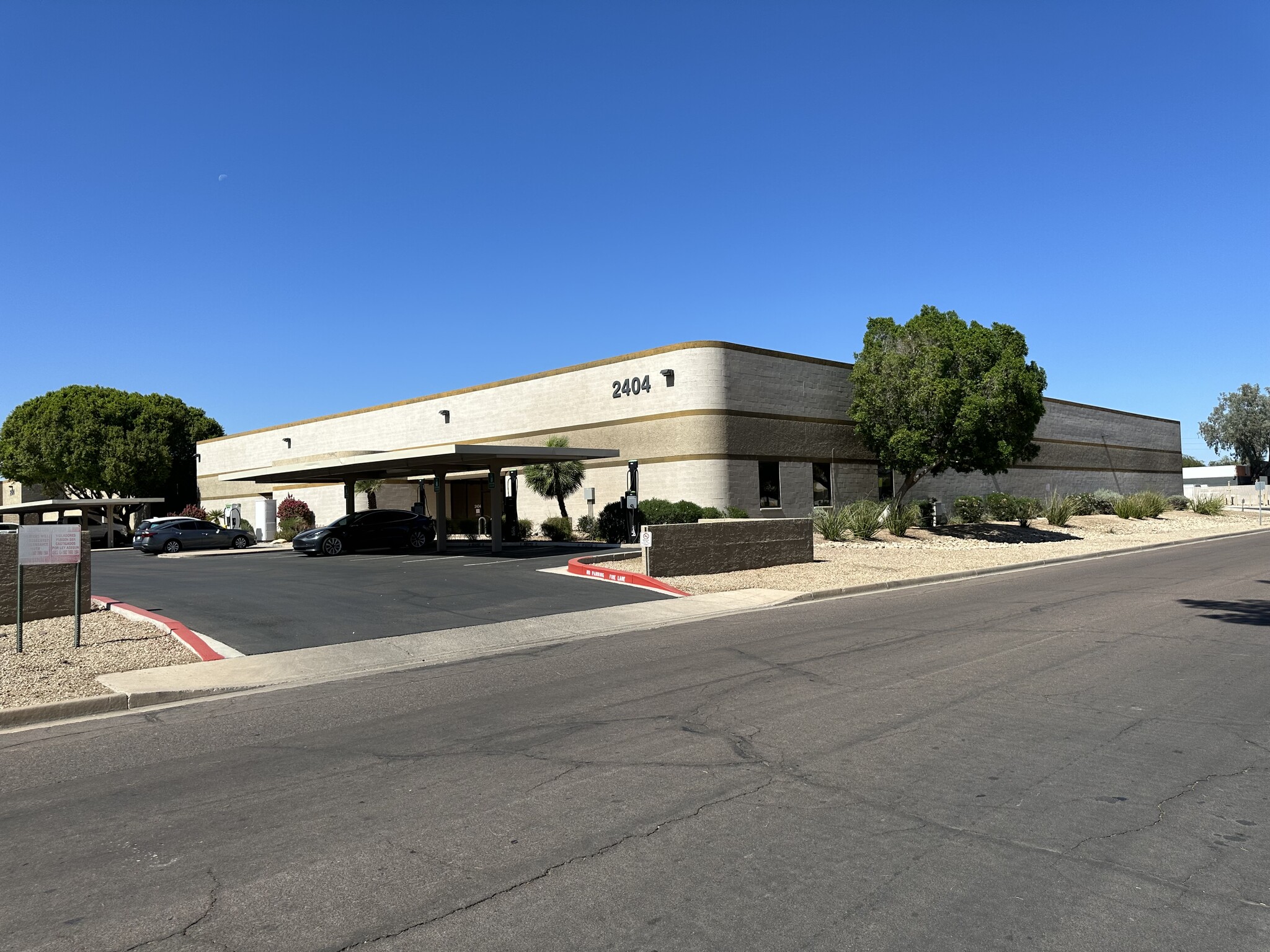 2410 W 14th St, Tempe, AZ à louer Photo de l’immeuble– Image 1 sur 5